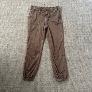 Women’s American Eagle size 10 long brown jogger jeans